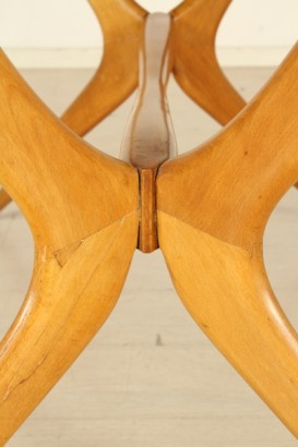 Tavolo anni 50, struttura in legno, legno di faggio, ricoperto in formica, buone condizioni