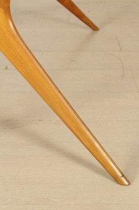 Tavolo anni 50, struttura in legno, legno di faggio, ricoperto in formica, buone condizioni