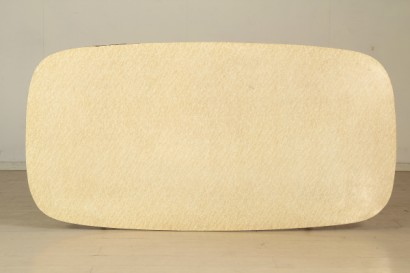 Tavolo anni 50, struttura in legno, legno di faggio, ricoperto in formica, buone condizioni