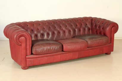 Divano in stile "Chesterfield