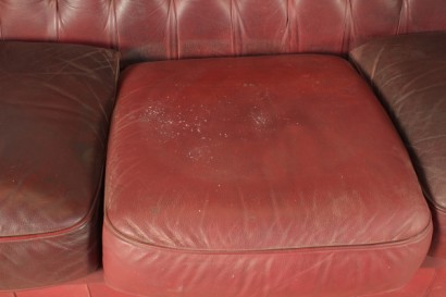 Divano in stile "Chesterfield, tre posti, imbottitura in espanso, similpelle, buone condizioni