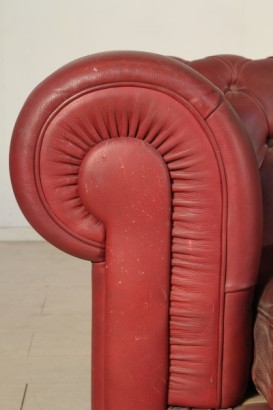 Divano in stile "Chesterfield, tre posti, imbottitura in espanso, similpelle, buone condizioni