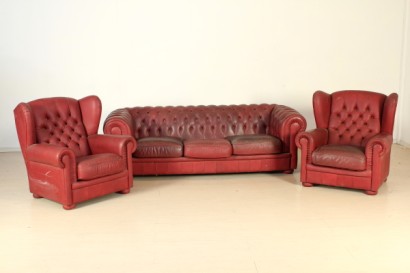 Divano in stile "Chesterfield, tre posti, imbottitura in espanso, similpelle, buone condizioni