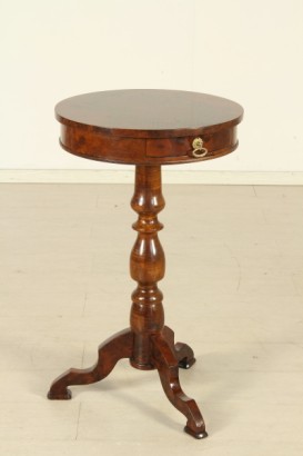 Coffee table with drawer