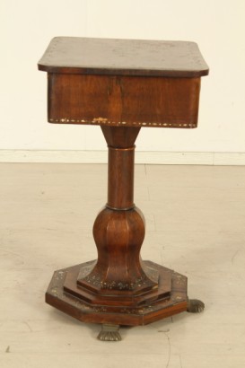 Work table, Central, octagonal base, baluster, legs, drawers, bins, brass, #antiquariatotavoli