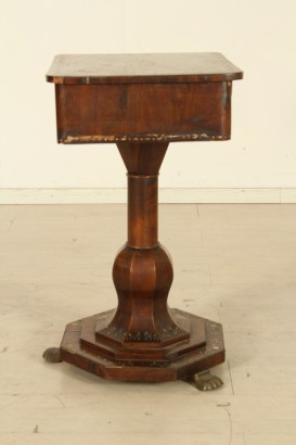 Work table, Central, octagonal base, baluster, legs, drawers, bins, brass, #antiquariatotavoli