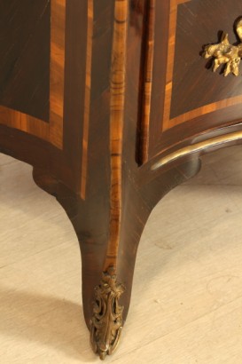 Napoleon III, across chest moved, shaped uprights, three drawers, inlaid reserves, rosewood, Plum, amaranth, edge, uprights, pruno, #antiquariatocassettoni text