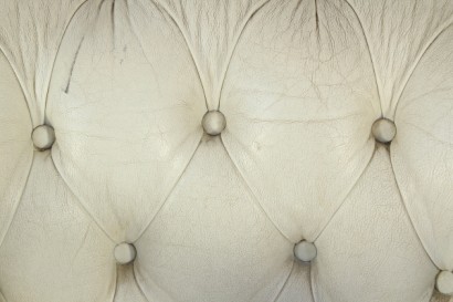 Poltrona Chesterfield, imbottitura in espanso, rivestimento in pelle, #modernariatopoltrone