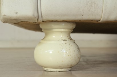 Sofá de Chesterfield, dos asientos, espuma acolchado, forro de cuero, # modernariatodivani