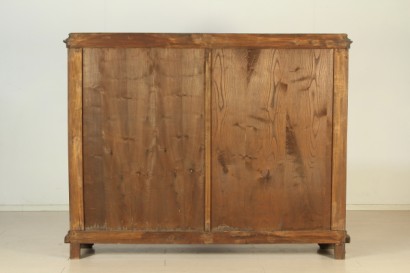 Biblioteca de estilo neorrenacentista, tallado de pilares, soporte pies, puertas con vidrio emplomado, sombrero, urna, marco rosa, caderas con gafas