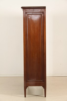 vetrina chippendale, vetrina impiallacciata in mogano, vetrina in stile neoclassico, intarsi in bois de rose