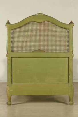 Cama y sillón de estilo barroco