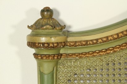 Cama y sillón de estilo barroco