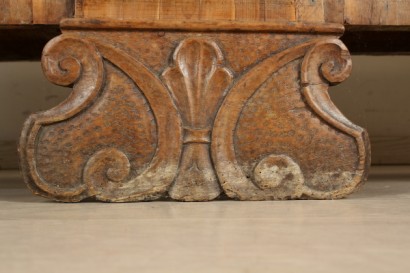 Cassapanca intarsiata, piedi a mensola, intagli, lesene laterali, pannelli decorati, coppia di pannelli, intarsi, cornice, piano apribile, dentellatura, cornice dentellata, #antiquariato, #altroantiquariato