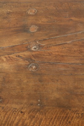 Cassapanca intarsiata, piedi a mensola, intagli, lesene laterali, pannelli decorati, coppia di pannelli, intarsi, cornice, piano apribile, dentellatura, cornice dentellata, #antiquariato, #altroantiquariato