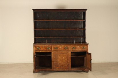 Credenza con piattaia