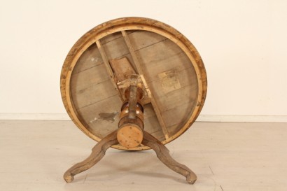 Couchtisch, rund, St. Georg, den Drachen, Ulme, Nussbaum, 800, Rolo, Emilia, hergestellt in Italien, #antiquariato, #tavolini, #dimanoinmano