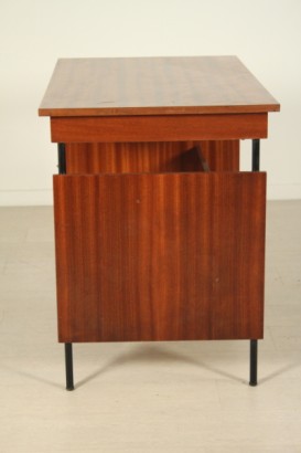 Escritorio, años 50, 60 años, caoba, que metal, latón, Antonia Ferretti, Milán, hecha en Italia, #modernariato, #tavoli, #dimanoinmano