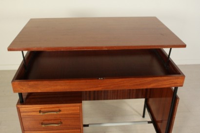 Escritorio, años 50, 60 años, caoba, que metal, latón, Antonia Ferretti, Milán, hecha en Italia, #modernariato, #tavoli, #dimanoinmano