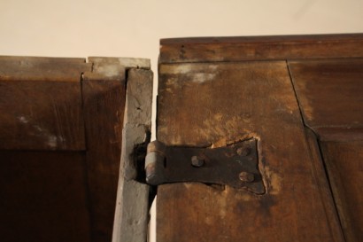 wood door, walnut, 800, made in italy, #antiquariato, #altrimobili, #dimanoinmano