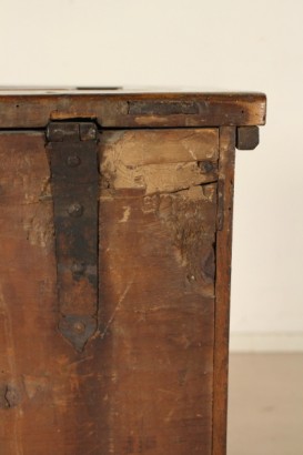 wood door, walnut, 800, made in italy, #antiquariato, #altrimobili, #dimanoinmano