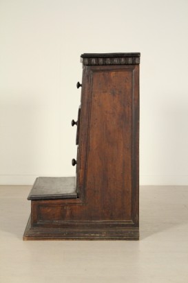 Low prie-Dieu, walnut, 600, 1600, made in italy, #antiquariato, #altrimobili, #dimanoinmano