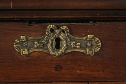 Desk, walnut, solid wood, 800, made in italy, #antiquariato, #scrivanie, #scrittoi, #dimanoinmano