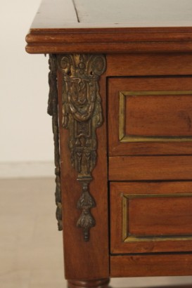 Desk, brass, leather, bronze, mahogany, 900, England, #bottega, #mobiliinstile, #dimanoinmano