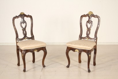 Par de sillas talladas