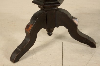 Tavolino intarsiato