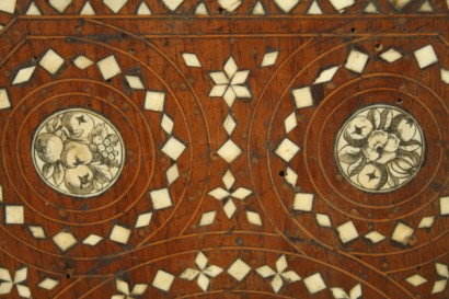 Table basse incrusté d’Ivoire