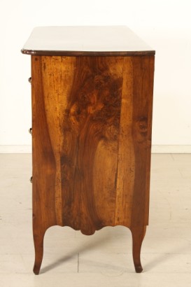 Kommode, Nussbaum, Mahagoni, Ahorn, Nussbaum, unten 700, hergestellt in Italien, #antiquariato, #cassettoni, #comò, #dimanoinmano