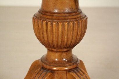 tavolino, tondo, noce, impiallacciato, 900, made in italy, #antiquariaqto, #tavolini, #dimanoinmano