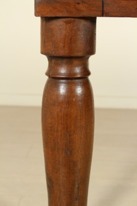 Tavolo-scrittoio gambe tornite