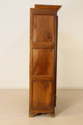 Schrank, Nussbaum, Massivholz, 700, 1700, hergestellt in Italien, #antiquariato, #armadi, #dimanoinmano