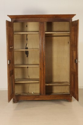 Schrank, Nussbaum, Massivholz, 700, 1700, hergestellt in Italien, #antiquariato, #armadi, #dimanoinmano