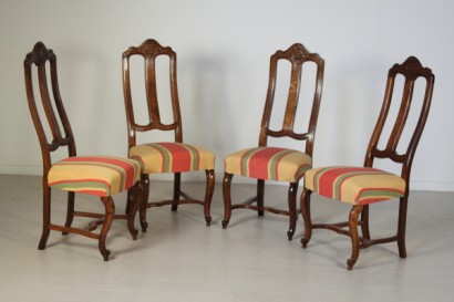 Gruppe vier Stühlen