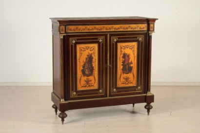 Credenza decorata