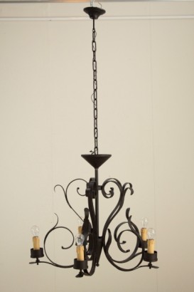 Lampadario in ferro battuto