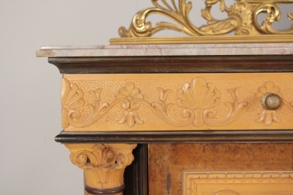 Credenza tre ante con specchio