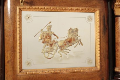 Particolare Credenza tre ante con specchio