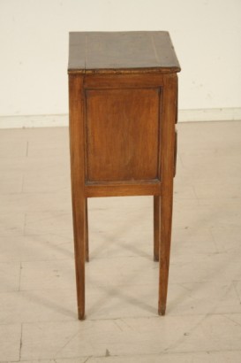 Comodino Neoclassico