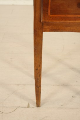 Comodino Neoclassico