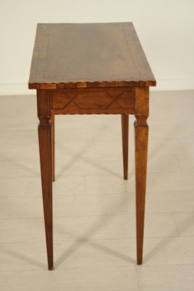 Mesa de centro clásica