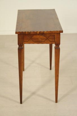 Mesa de centro clásica