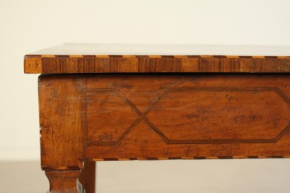 Mesa de centro clásica