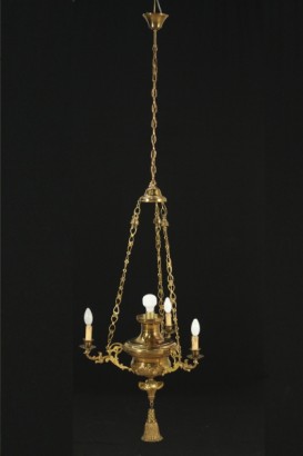 Vier leichte Kronleuchter