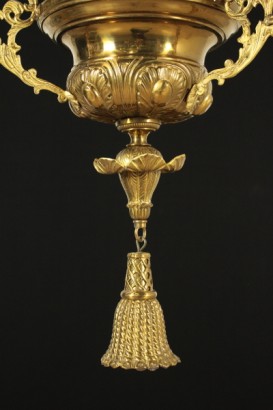 Vier leichte Kronleuchter