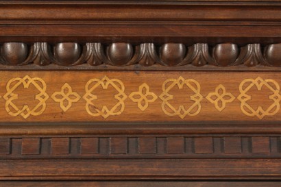 Credenza in stile Neorinascimento