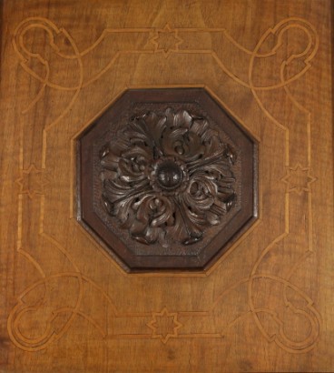 Credenza in stile Neorinascimento